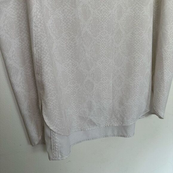 Athleta Women’s White Off White Zephyr Refine Viper Snakeskin Patterned High Cre - Picture 7 of 9